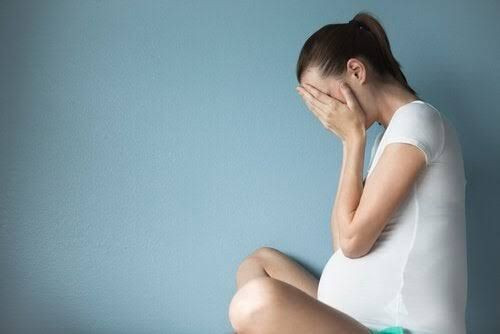 Wanita hamil mengalami tokofobia